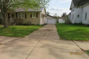 312 W 3rd St, Shawano, WI 54166 - Photo 4