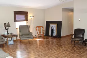 212 Highview Ave, Shawano, WI 54166 - Photo 8