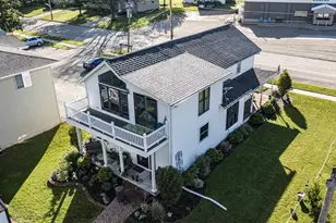 103 N Warrington Ave, Cecil, WI 54111 - Photo 2