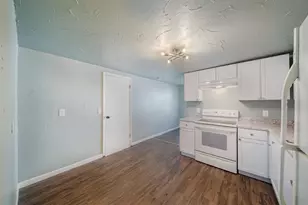 524 3rd St, Menasha, WI 54952 - Photo 6