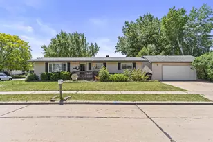 1602 Thornton Dr, Oshkosh, WI 54904 - Photo 1