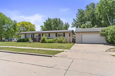 1602 Thornton Drive, Oshkosh, WI 54904 - Photo 2