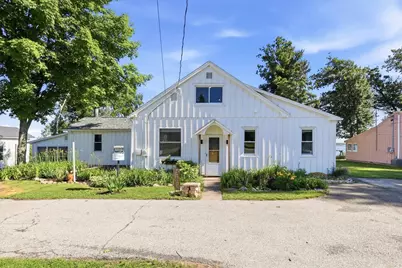 E5698 Waukaunaka Street, Weyauwega, WI 54983 - Photo 2