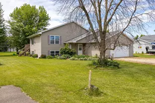 705 Riverview Dr, Fremont, WI 54940 - Photo 28