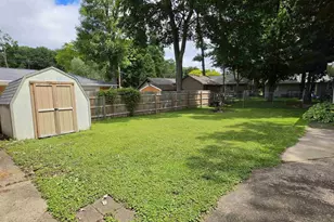 2404 Gmeiner Rd, Appleton, WI 54915 - Photo 12
