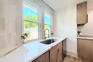 1730 N Oneida St, Appleton, WI 54911 - Photo 8