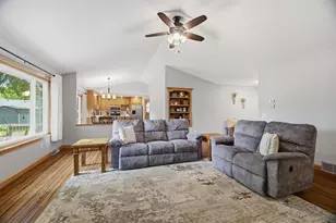 127 W Barefoot Ct, Appleton, WI 54913 - Photo 8