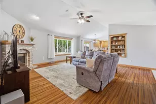 127 W Barefoot Ct, Appleton, WI 54913 - Photo 12