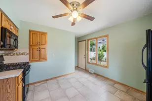 690 W 5th Ave, Oshkosh, WI 54902 - Photo 8