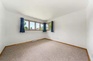 690 W 5th Ave, Oshkosh, WI 54902 - Photo 12