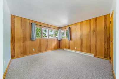 690 W 5th Avenue, Oshkosh, WI 54902 - Photo 10