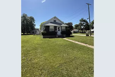 195 N Clinton Avenue, Clintonville, WI 54929 - Photo 1