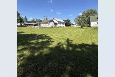 195 N Clinton Avenue, Clintonville, WI 54929 - Photo 4