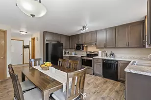 2364 Cedar Ridge Ct, Green Bay, WI 54313 - Photo 52