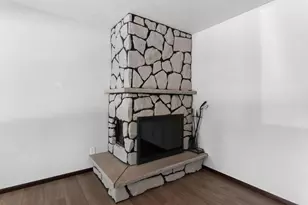 1513 E Plaza Dr, Appleton, WI 54915 - Photo 6