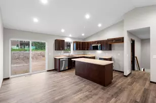 1920 Southland Ln, New London, WI 54961 - Photo 8