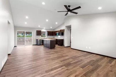 1920 Southland Lane, New London, WI 54961 - Photo 2