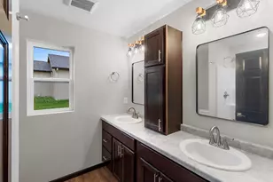 1920 Southland Ln, New London, WI 54961 - Photo 16