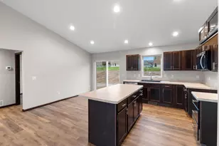 1920 Southland Ln, New London, WI 54961 - Photo 6
