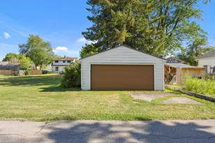 1814 Pleasant Ave, New Holstein, WI 53061 - Photo 36