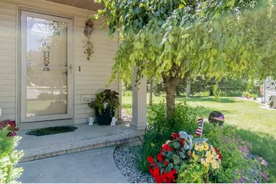 4731 Westbrook Court, Appleton, WI 54913 - Photo 2