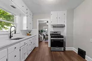 411 Marston Pl, Oshkosh, WI 54901 - Photo 18
