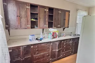 1833 Minnesota St, Oshkosh, WI 54902 - Photo 2
