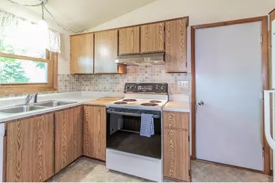 E8488 Stage Road, New London, WI 54961 - Photo 10