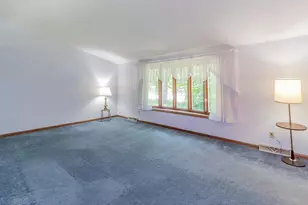 E8488 Stage Rd, New London, WI 54961 - Photo 6