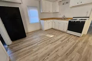 112 W Cotton St, Fond du Lac, WI 54935 - Photo 2