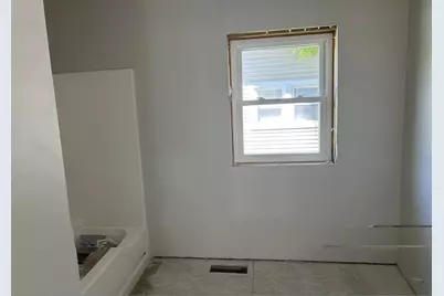 828 School Place, Green Bay, WI 54303 - Photo 14