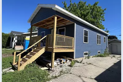 828 School Place, Green Bay, WI 54303 - Photo 2