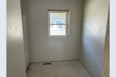 828 School Place, Green Bay, WI 54303 - Photo 16