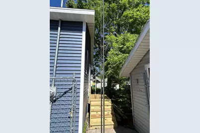 828 School Place, Green Bay, WI 54303 - Photo 6