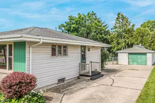 704 John St, Menasha, WI 54952 - Photo 4