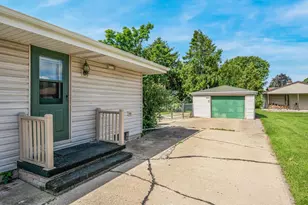 704 John St, Menasha, WI 54952 - Photo 28
