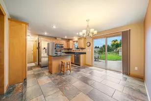 2014 Charles St, De Pere, WI 54115 - Photo 10