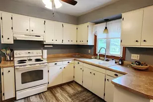 688 W Division St, Fond du Lac, WI 54935 - Photo 2