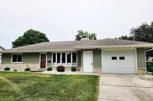 688 W Division St, Fond du Lac, WI 54935 - Photo 1