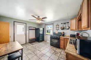 180 Denhardt Ave, Neenah, WI 54956 - Photo 10