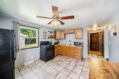 180 Denhardt Avenue, Neenah, WI 54956 - Photo 8