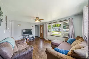 180 Denhardt Ave, Neenah, WI 54956 - Photo 6
