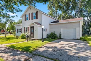 113 Adams St, Oconto, WI 54153 - Photo 2