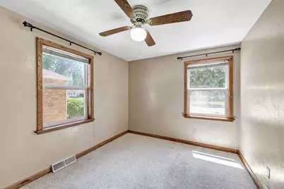 1192 Bond Street, Green Bay, WI 54303 - Photo 10