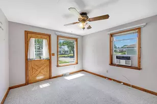 1192 Bond St, Green Bay, WI 54303 - Photo 4