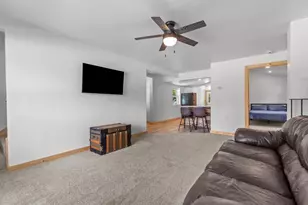 23 W Nevada Ave, Oshkosh, WI 54901 - Photo 18