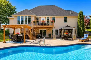 2187 Palmer Dr, Green Bay, WI 54311 - Photo 2