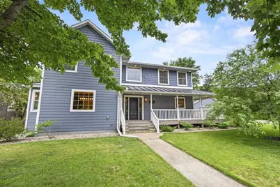 107 W Sumner Street, Weyauwega, WI 54983 - Photo 2