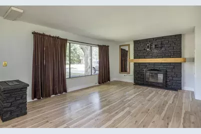 2674 Woodcrest Drive, Neenah, WI 54956 - Photo 16