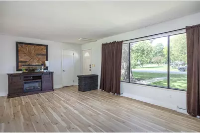 2674 Woodcrest Drive, Neenah, WI 54956 - Photo 18